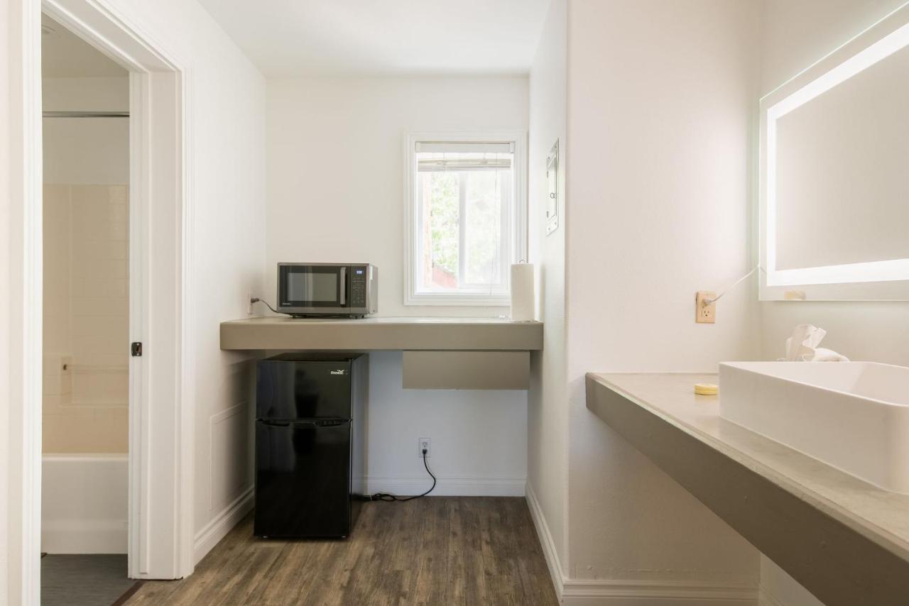 Big Bear Spa Suites بيغ بير لاكي، سان بيرناردينو، كاليفورنيا المظهر الخارجي الصورة