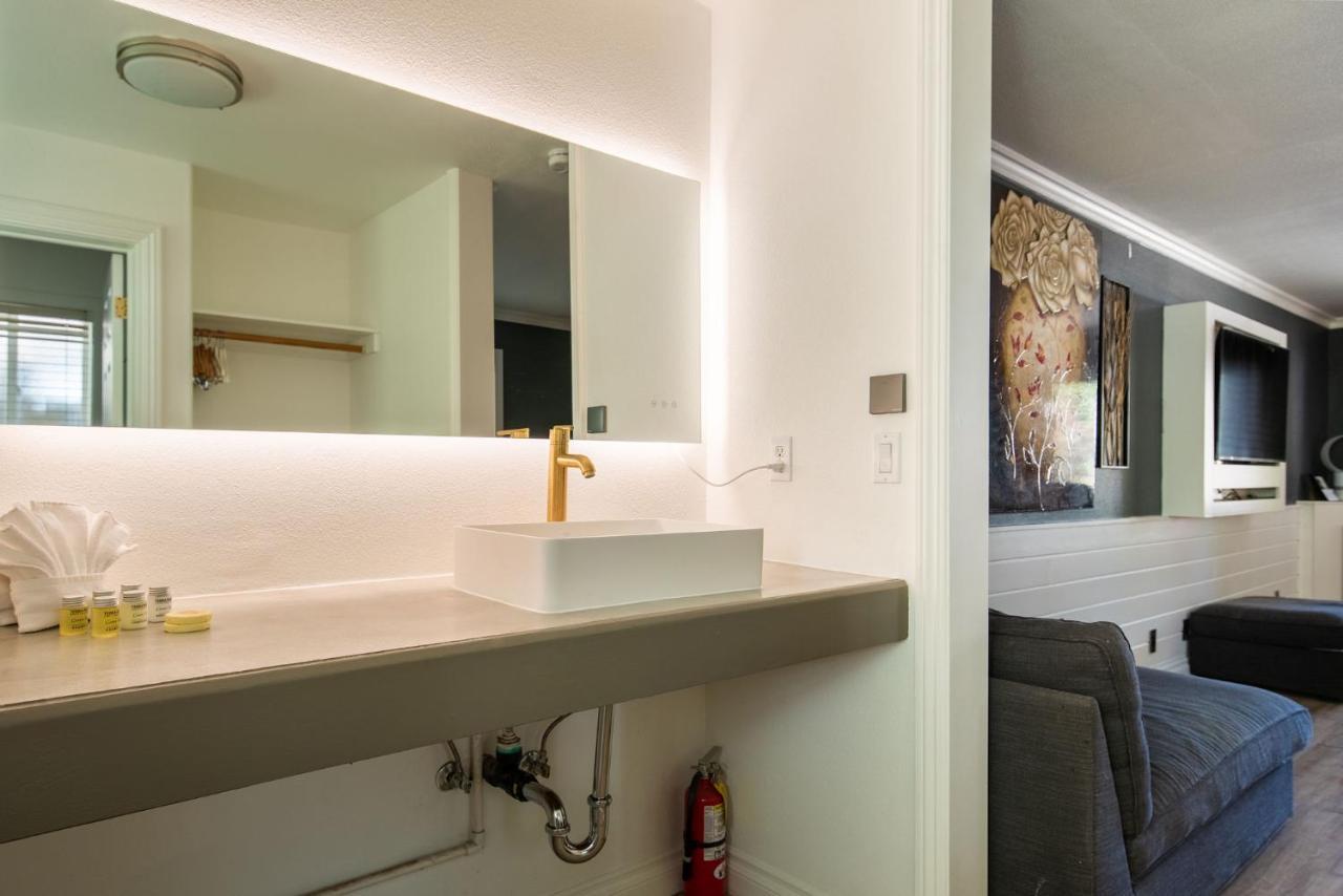 Big Bear Spa Suites بيغ بير لاكي، سان بيرناردينو، كاليفورنيا المظهر الخارجي الصورة