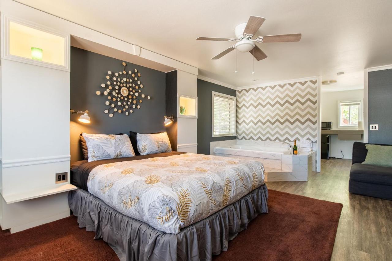 Big Bear Spa Suites بيغ بير لاكي، سان بيرناردينو، كاليفورنيا المظهر الخارجي الصورة