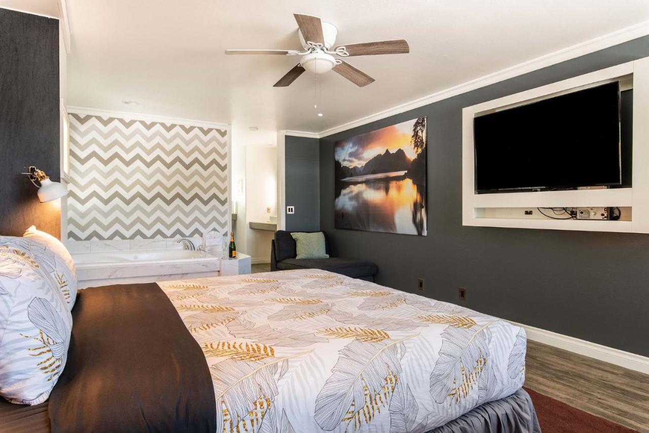 Big Bear Spa Suites بيغ بير لاكي، سان بيرناردينو، كاليفورنيا المظهر الخارجي الصورة