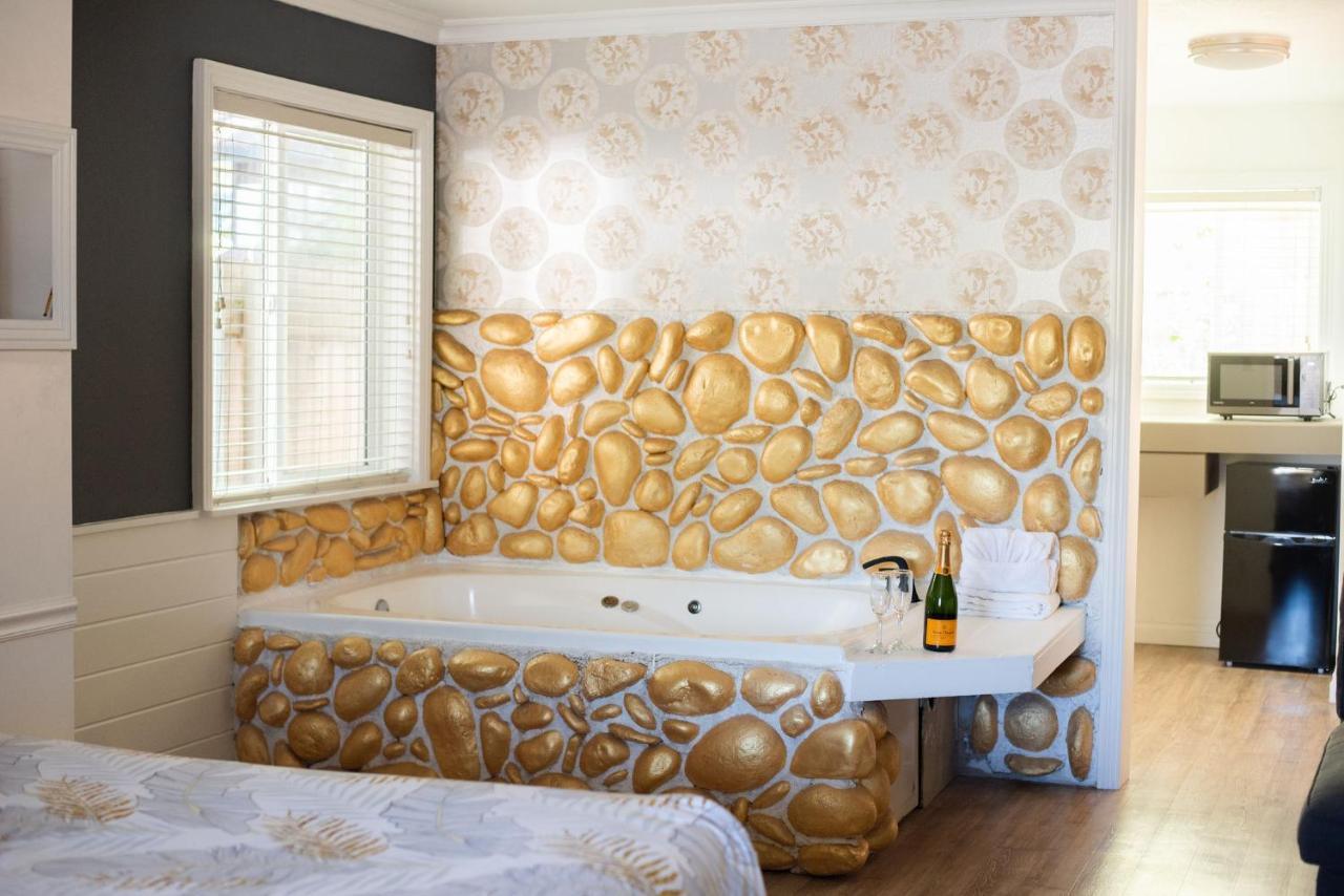 Big Bear Spa Suites بيغ بير لاكي، سان بيرناردينو، كاليفورنيا المظهر الخارجي الصورة