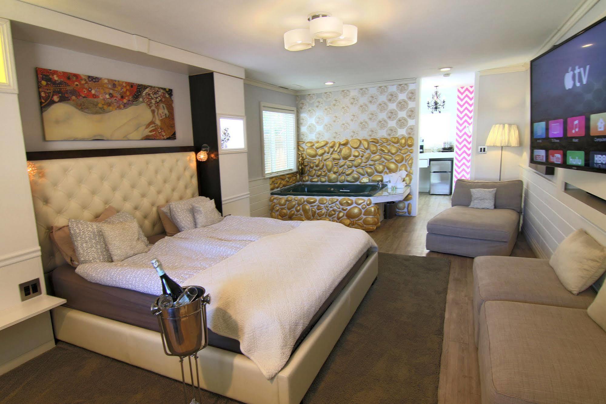 Big Bear Spa Suites بيغ بير لاكي، سان بيرناردينو، كاليفورنيا المظهر الخارجي الصورة
