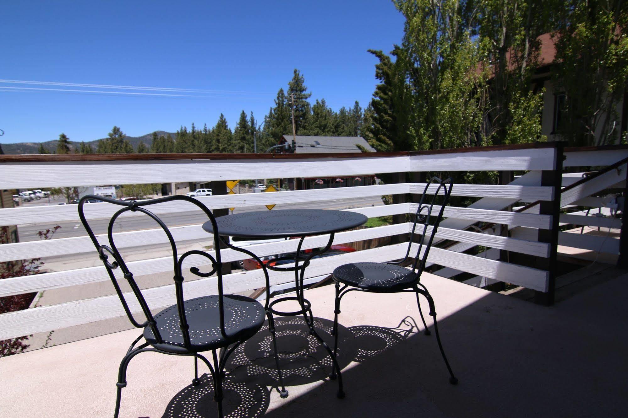 Big Bear Spa Suites بيغ بير لاكي، سان بيرناردينو، كاليفورنيا المظهر الخارجي الصورة